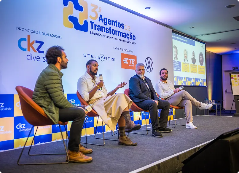 Imagem dos palestrantes no evento anterior dos Agentes de Transformação