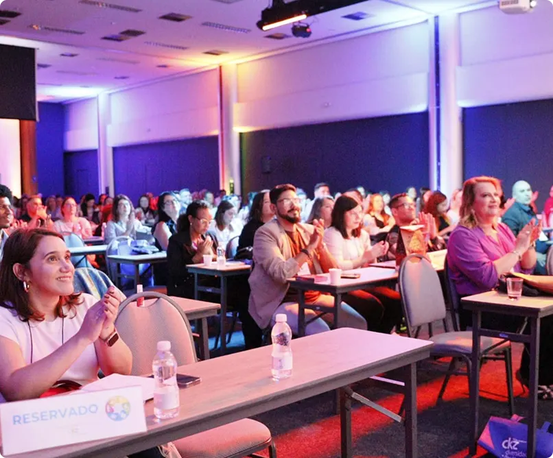 Imagem da platéia do evento anterior do Super Fórum em Diversidade e Inclusão