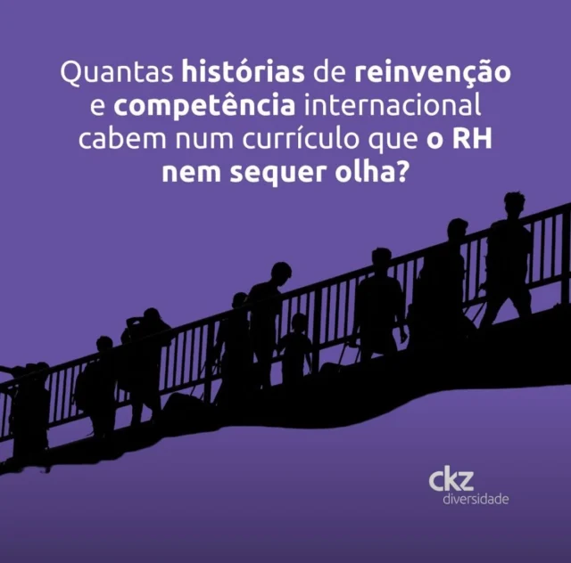 No Brasil, há mais de 1,3 milhão de pessoas migrantes e refugiadas (Fonte: Ministério da Justiça, 2024). Muitas delas têm formação superior, experiência em multinacionais, fluência em diversos idiomas, mas enfrentam barreiras invisíveis para acessar vagas no mercado de trabalho. Não por falta de qualificação, e sim por preconceitos estruturais, falta de políticas inclusivas e desconhecimento sobre os processos legais de contratação.

As objeções mais comuns?
❌ “Vai ser difícil se comunicar.”
❌ “O processo burocrático é complicado.”
❌ “Não sabemos lidar com culturas diferentes.”

A verdade?
✔ A documentação para trabalho formal é prevista em lei e muitos imigrantes têm CPF, carteira de trabalho e visto ativo.
✔ Diversidade cultural é uma fonte de inovação e vantagem competitiva.
✔ Empresas que acolhem pessoas migrantes, imigrantes e refugiadas melhoram sua reputação, clima organizacional e atingem novos mercados com mais facilidade.

Se sua empresa ainda não reflete a pluralidade do mundo, talvez seja hora de revisar o espelho e ampliar a porta de entrada.

Afinal, a inclusão começa com informação e se fortalece com ação.

#ckzdiversidade #diep #contratacaoinclusiva #diversidadecultural